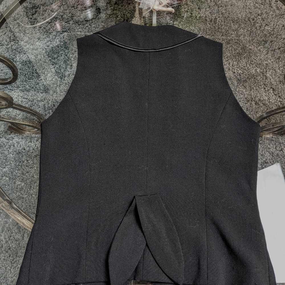 Le Chateau vest - Picture 3 of 4